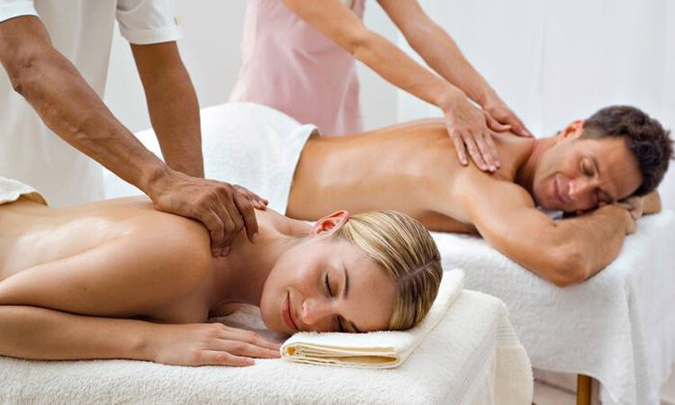 Couples massage service at home 