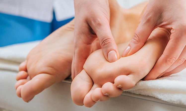 Foot massage service at home 
